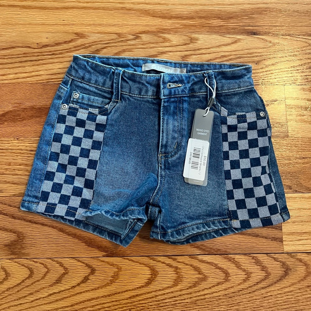 GIRLS size 7 Tractr checkerboard shorts - brand new